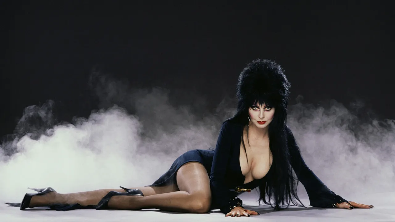 Backdrop artwork for Elvira: Mistress of the Dark