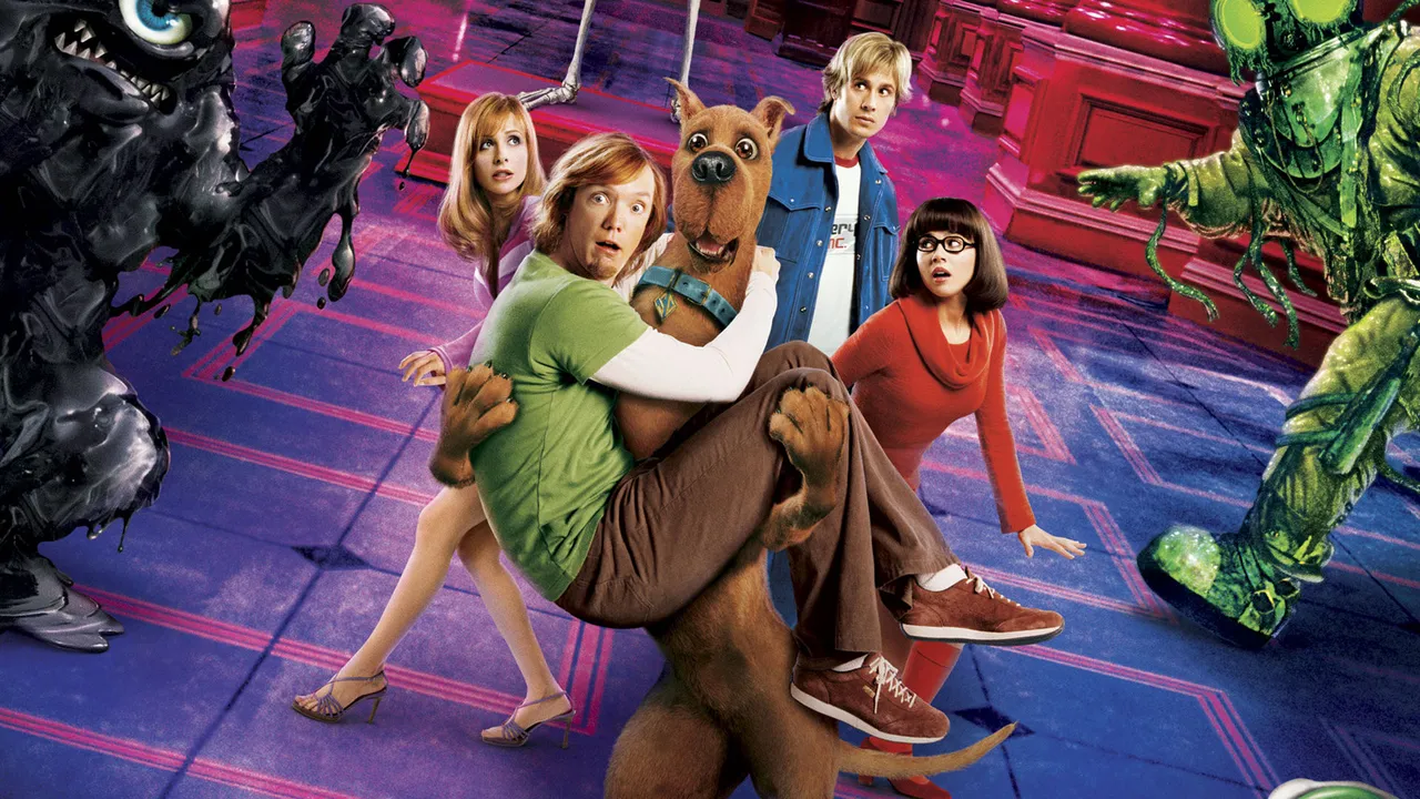 Backdrop artwork for 2 Games in 1: Scooby-Doo!: Mystery Mayhem + Scooby-Doo and the Cyber Chase