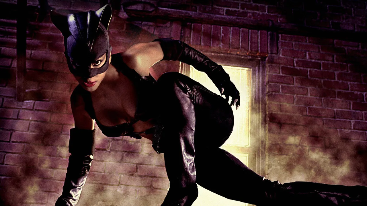 Backdrop artwork for Catwoman