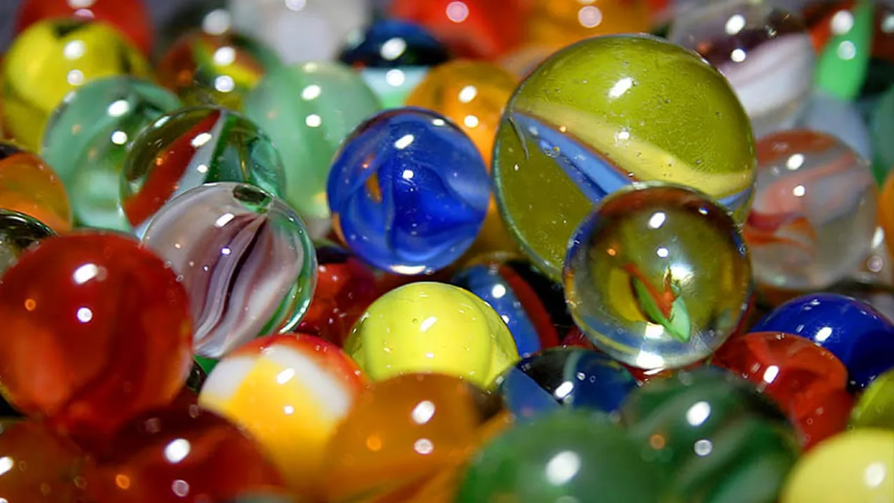 Backdrop artwork for Hyper Marbles