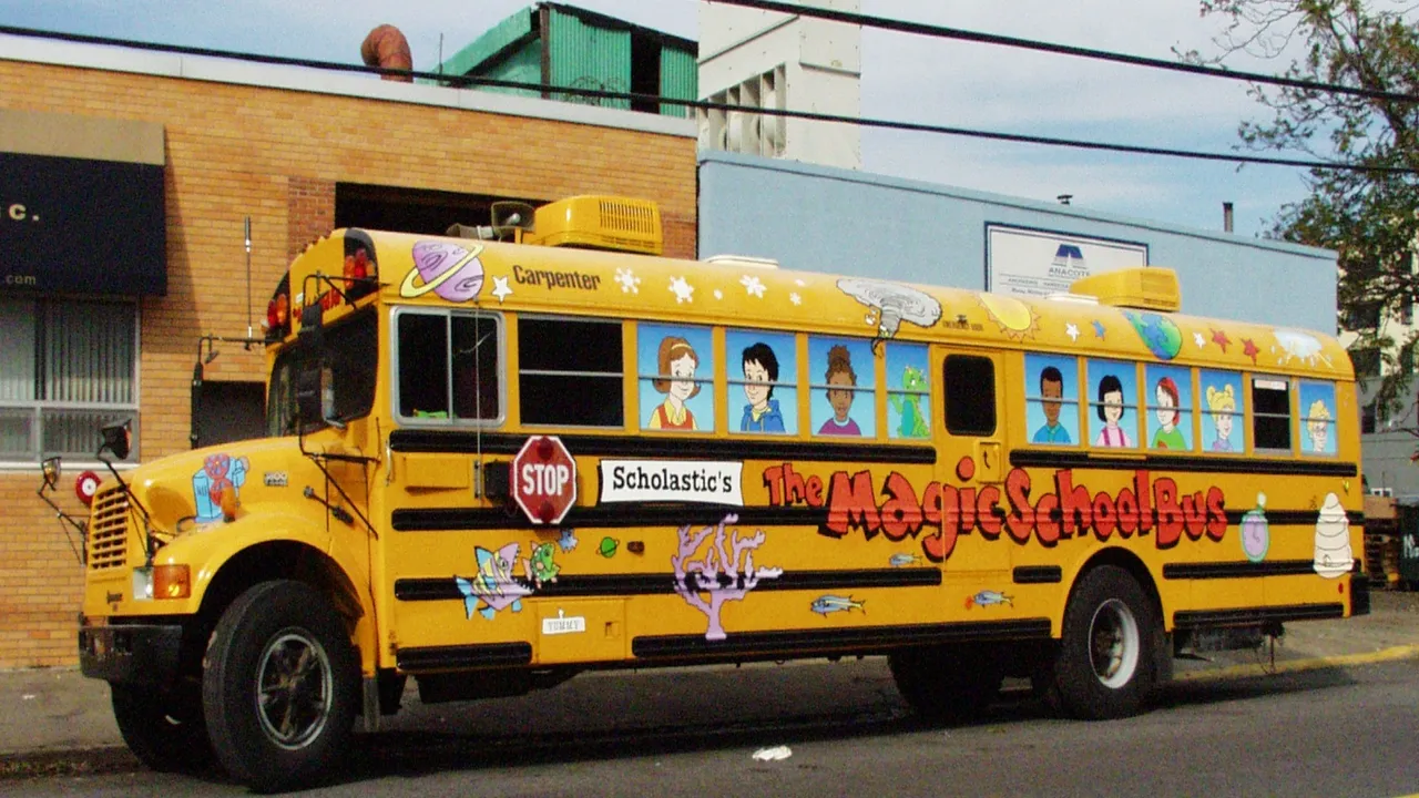 Backdrop artwork for The Magic School Bus: Space Exploration Game