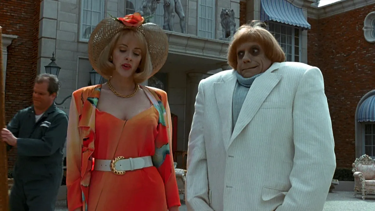 Backdrop artwork for Addams Family Values