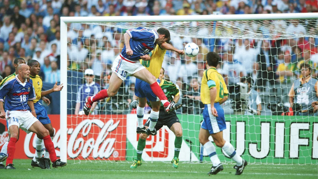 Backdrop artwork for International Superstar Soccer '98