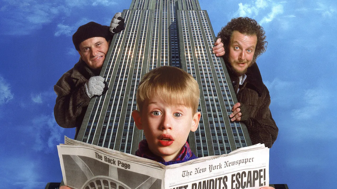 Backdrop artwork for Home Alone 2: Lost in New York