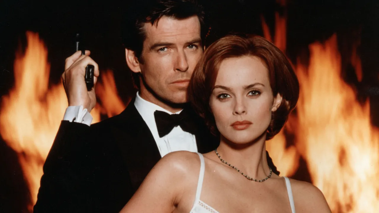 Backdrop artwork for 007: Everything or Nothing