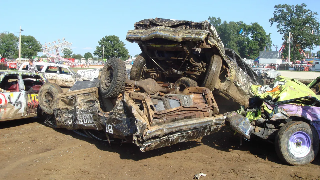 Backdrop artwork for Destruction Derby