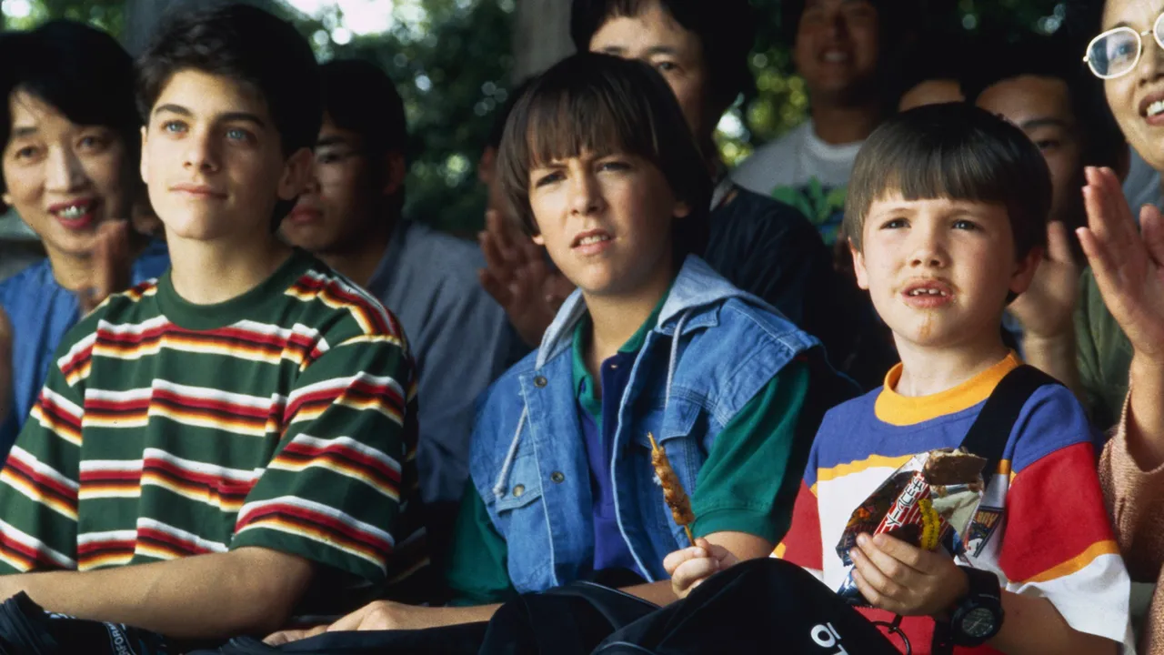 Backdrop artwork for 3 Ninjas Kick Back