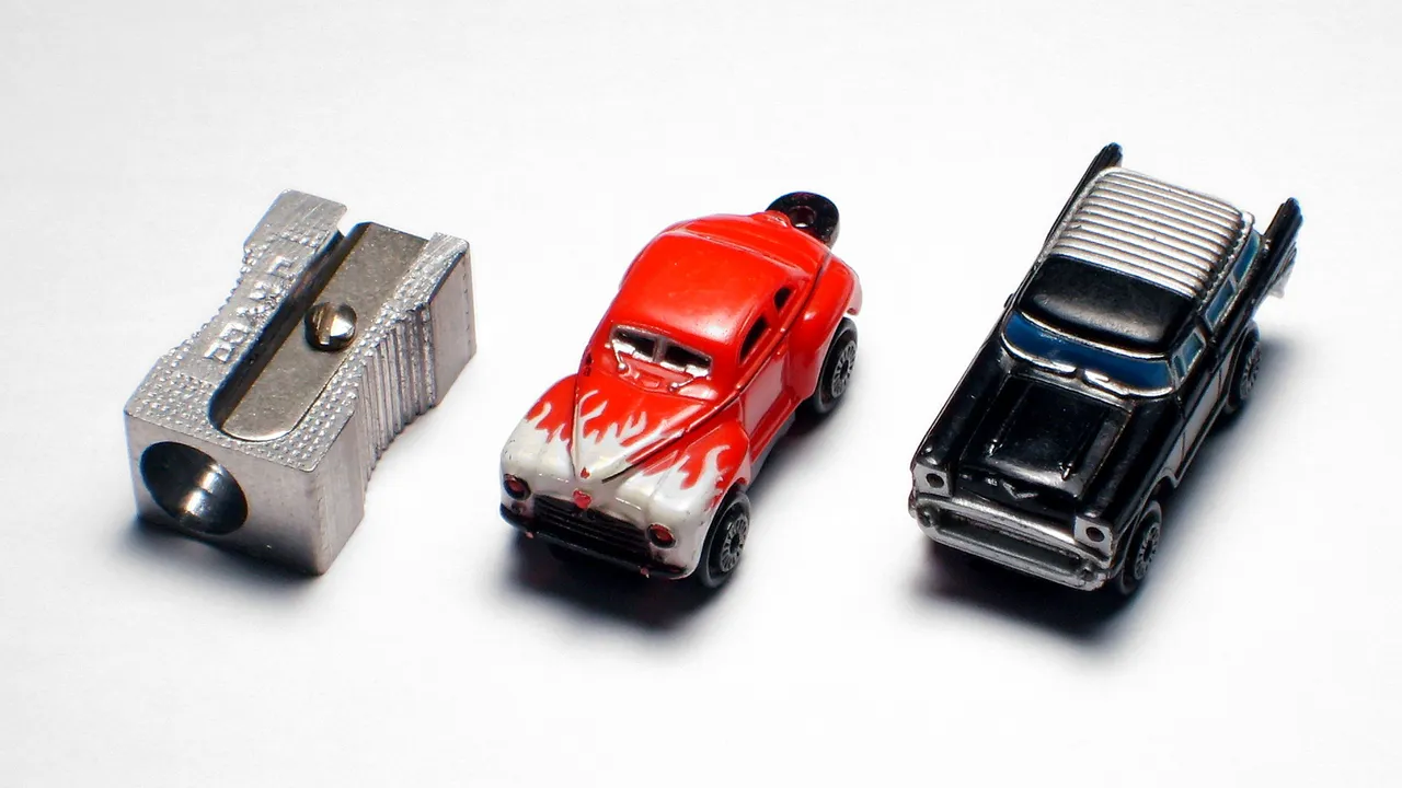 Backdrop artwork for Micro Machines