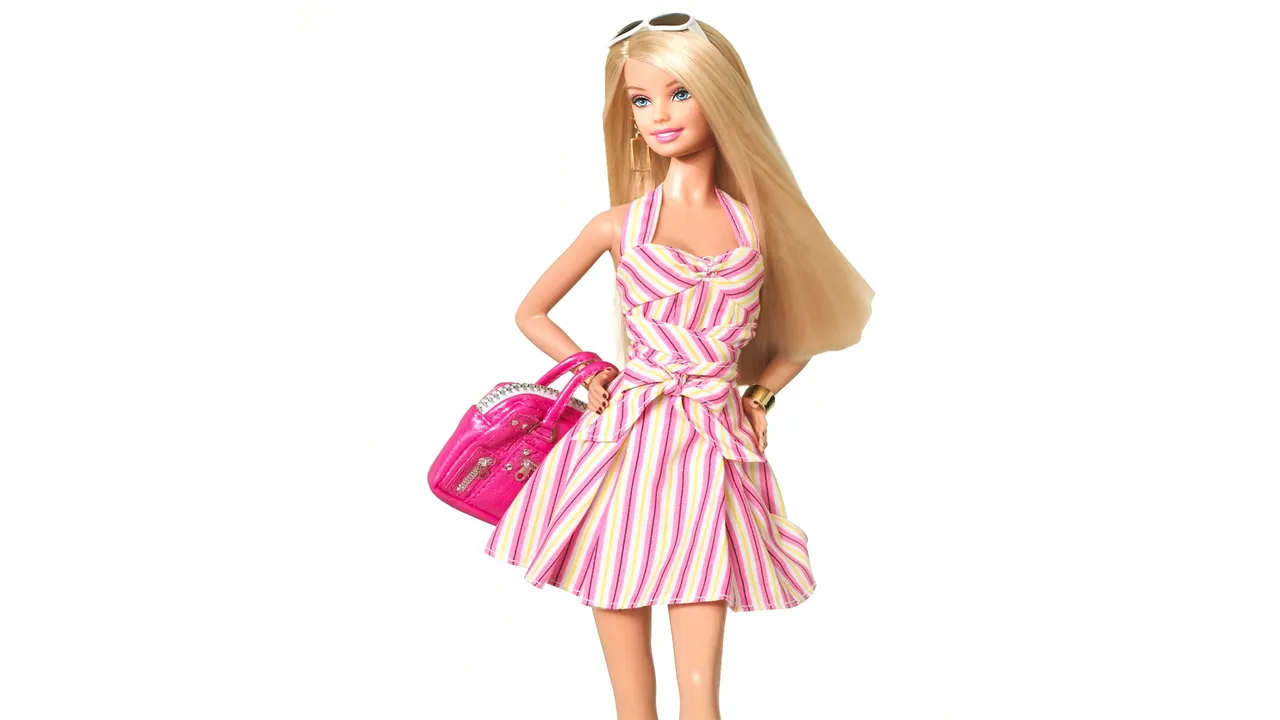 Backdrop artwork for Barbie: Super Model