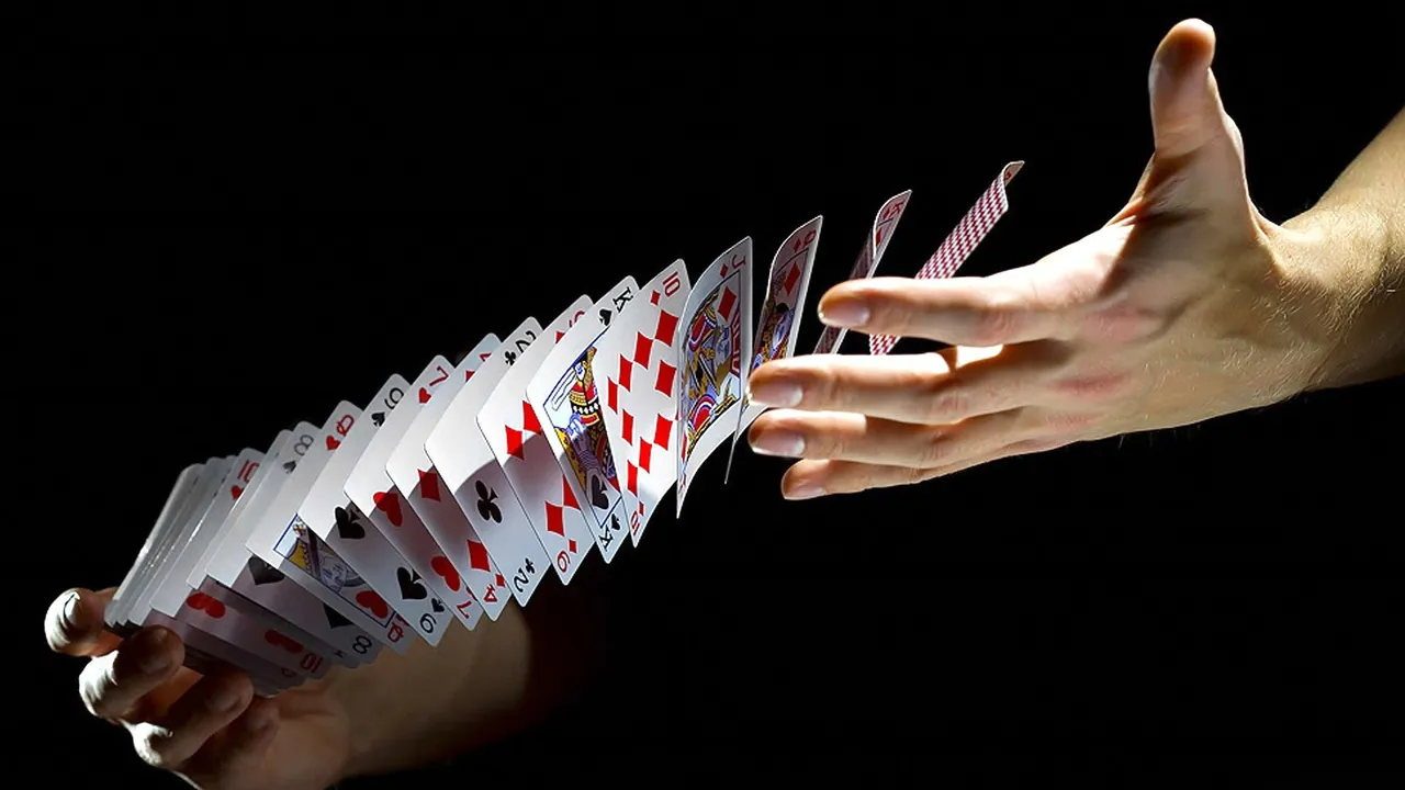 Backdrop artwork for Super Solitaire